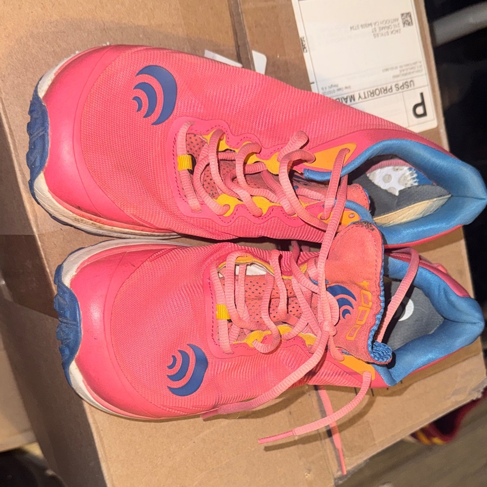 Topo Athletic MTN Racer 2 Women’s Trail Running Shoes | Pink/Blue | Size 8